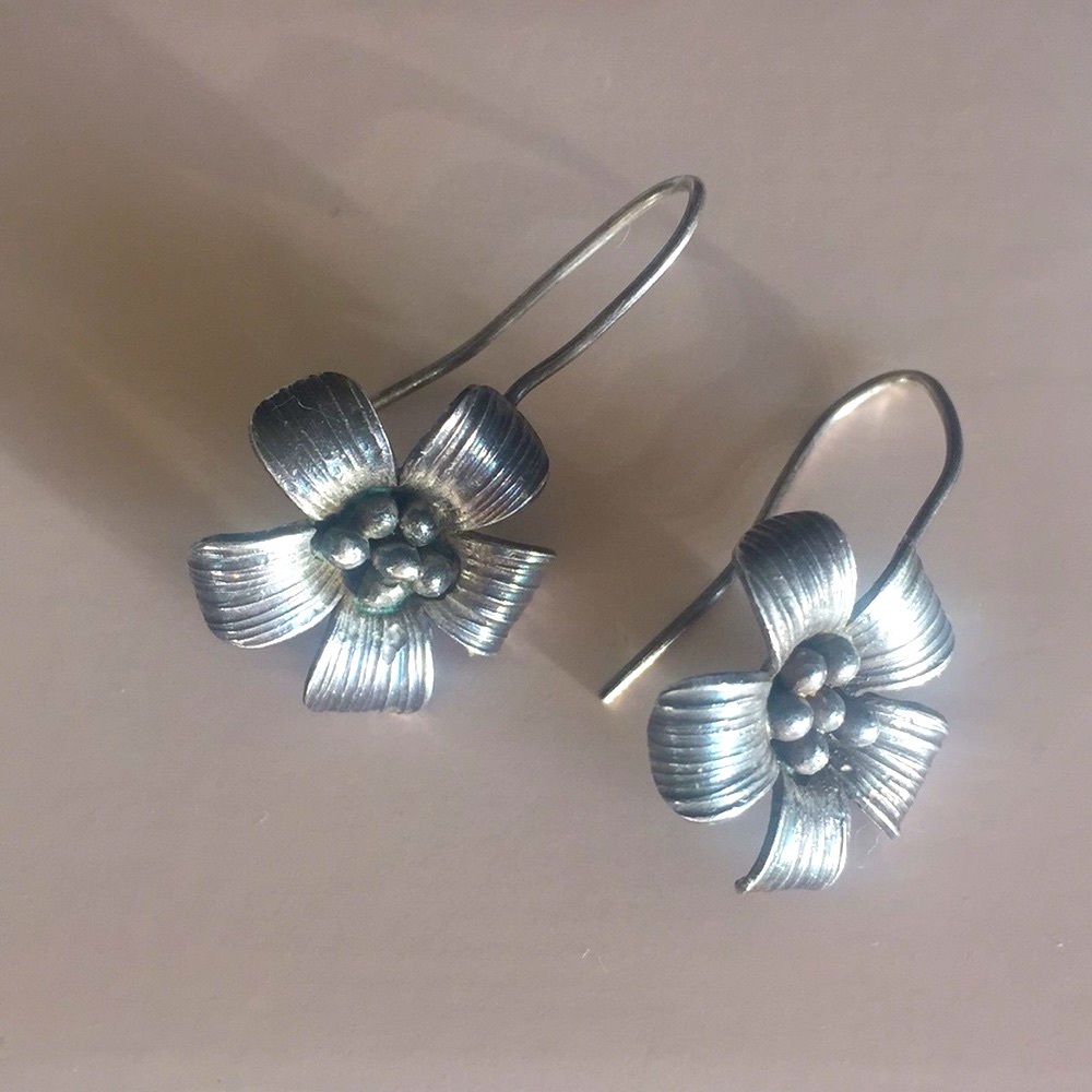 Silver Flower Pierced Earrings, Cute & Classic